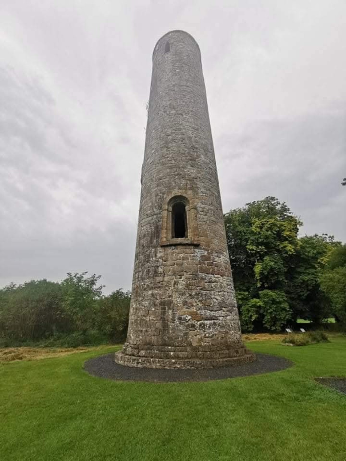 Timahoe Church & Round Tower photograph 3