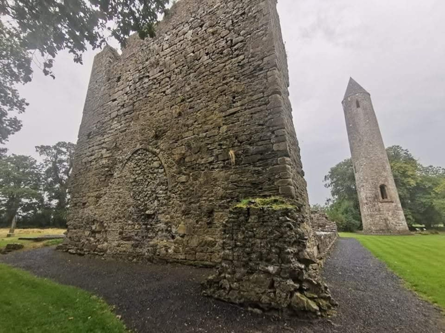 Timahoe Church & Round Tower photograph 7
